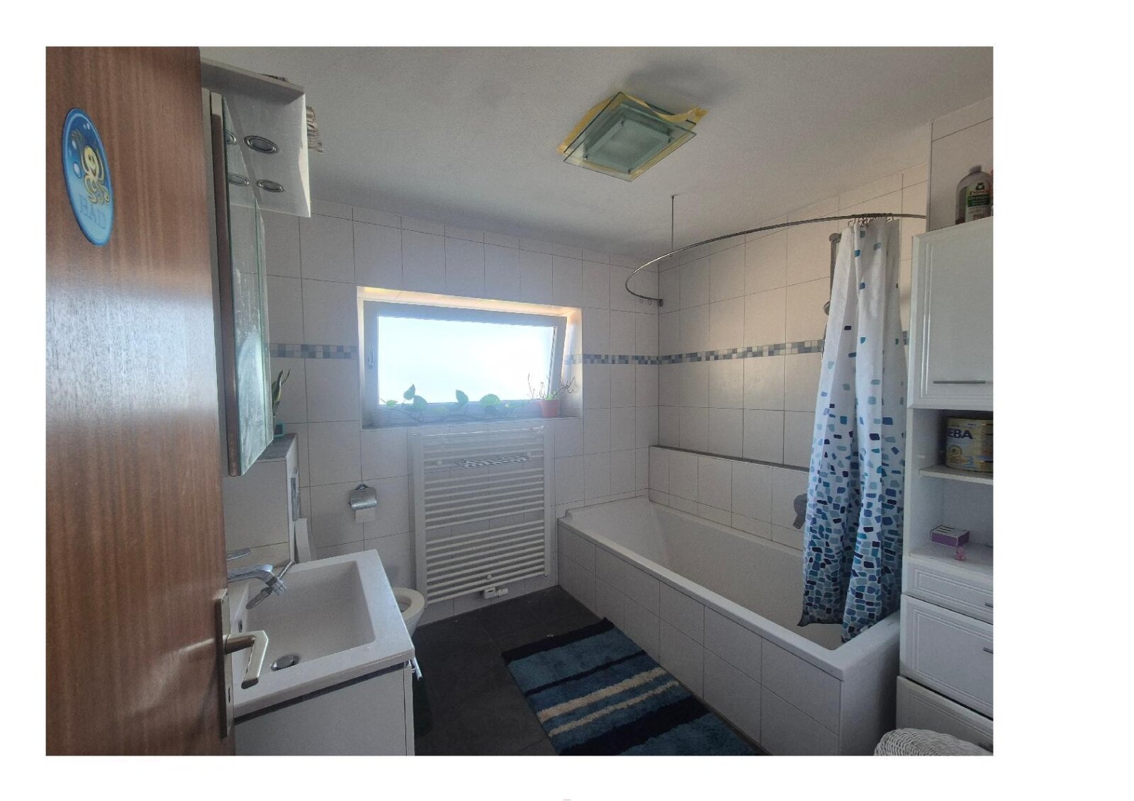 1.OG Bad-mit Wanne 1.OG Bad-mit Wanne